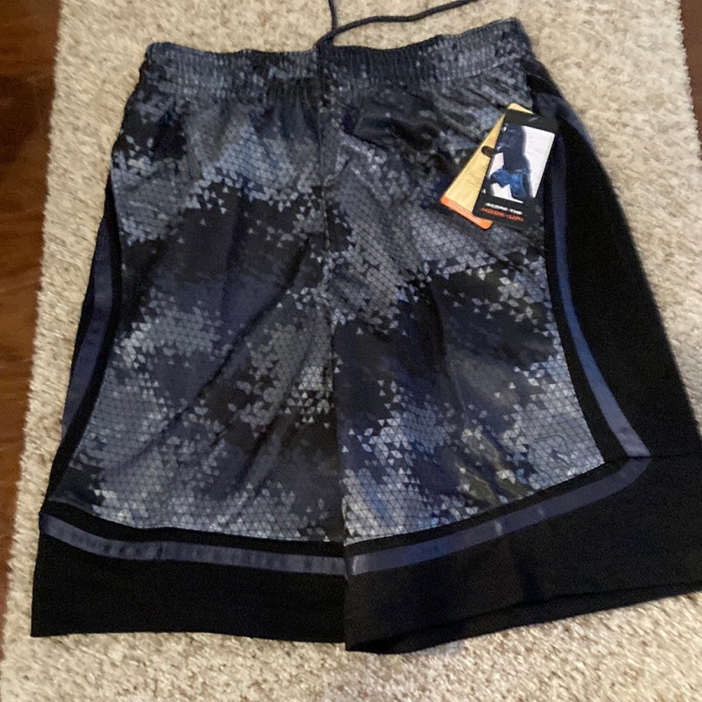New Mens size S 11” tie shorts black and gray pattern.